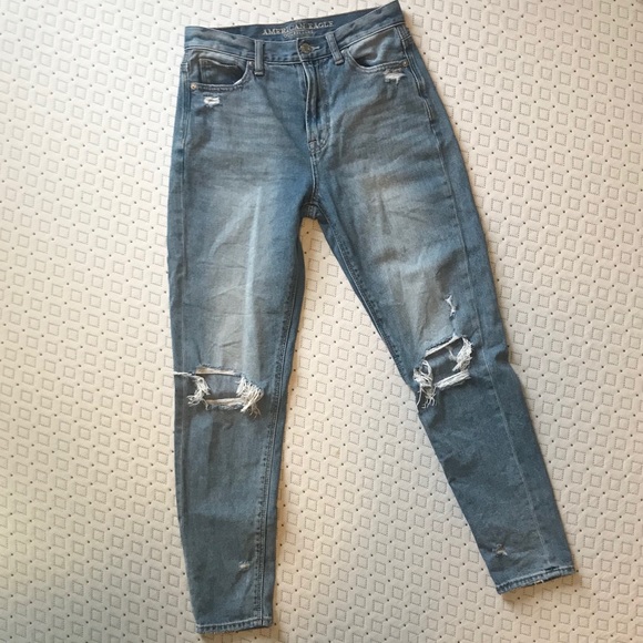 American Eagle Distresses Mom Jean - Picture 1 of 6